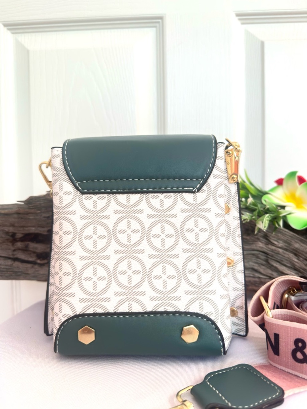 FASHION BAG ~ Green, Off White Pink Patterned Crossbody Bag w/Gold Chain Handle - Picture 7 of 14